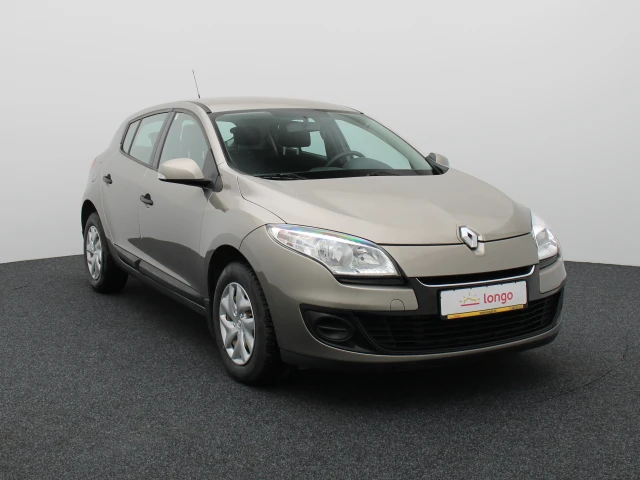 Comprar RENAULT MEGANE Hatchback Gasolina .6l 0km EUR 86 carro Comprar RENAULT MEGANE Hatchback Gasolina .6l 0km EUR