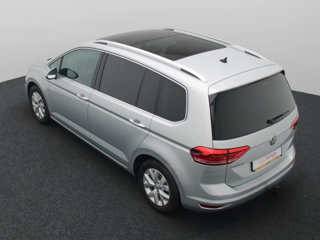 Silver VW Touran 7-seater used, fuel Diesel and Automatic gearbox, 192.000  Km - 16.950 €