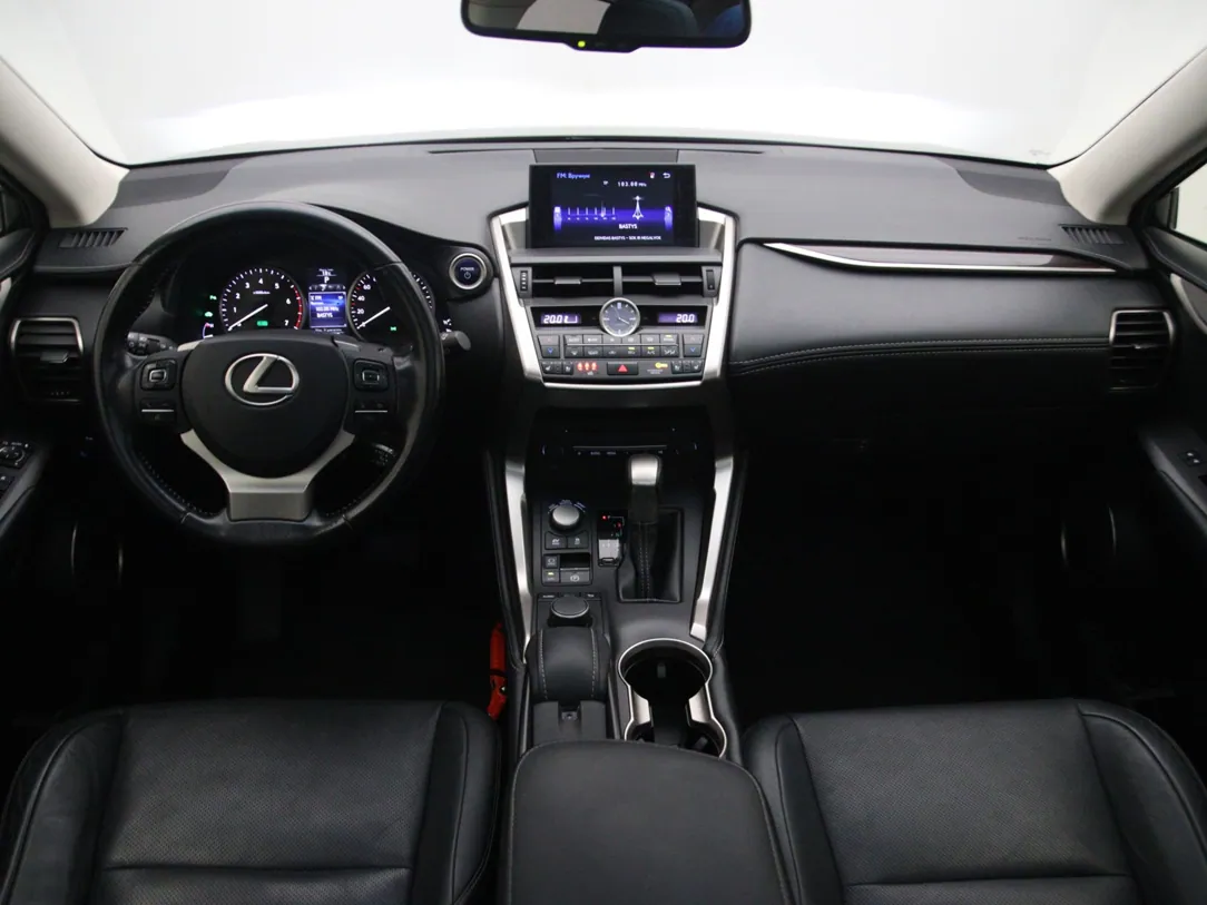 LEXUS NX300H Business Line