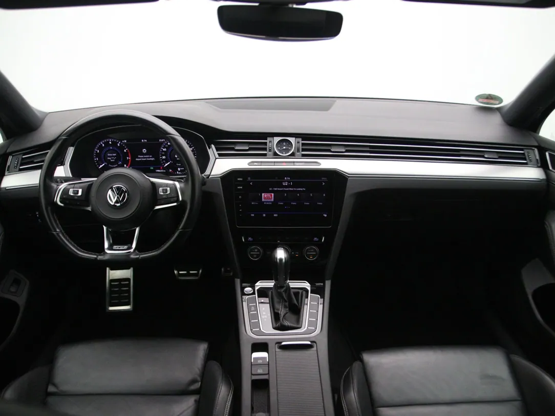 VOLKSWAGEN PASSAT B8 Highline Business R