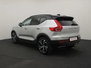 VOLVO XC40 R-Design