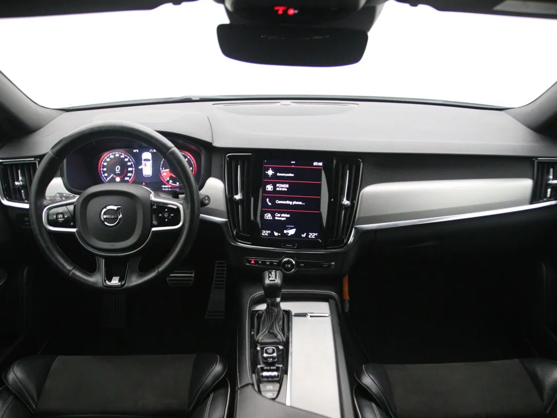 VOLVO V90 R-Design