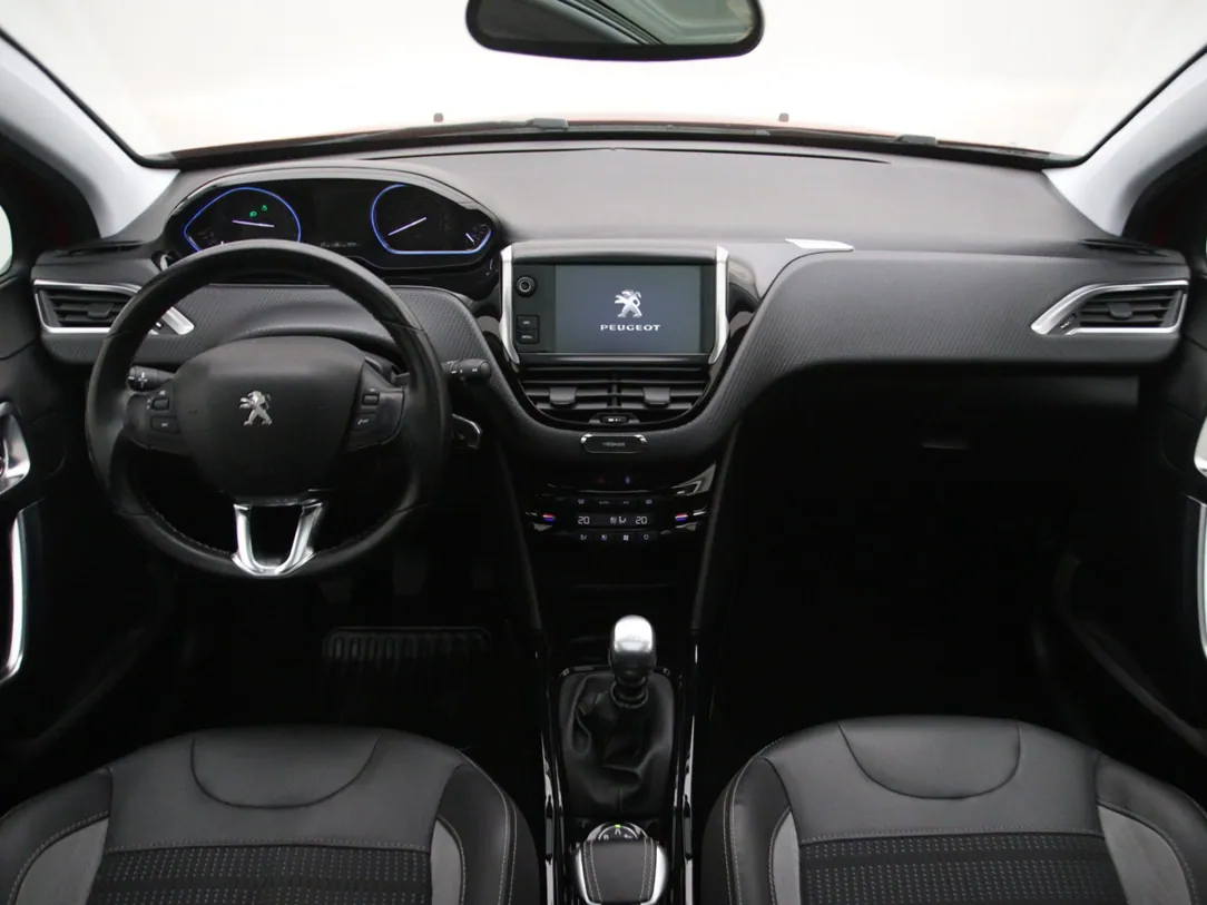 PEUGEOT 2008 Executive