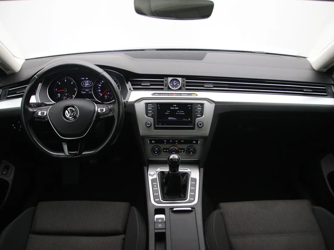 VOLKSWAGEN PASSAT B8 Comfortline