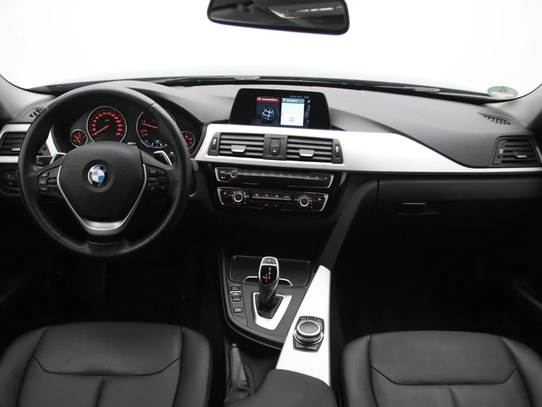 BMW 320 Advantage