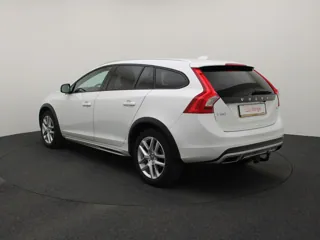 VOLVO V60 Cross Country Momentum