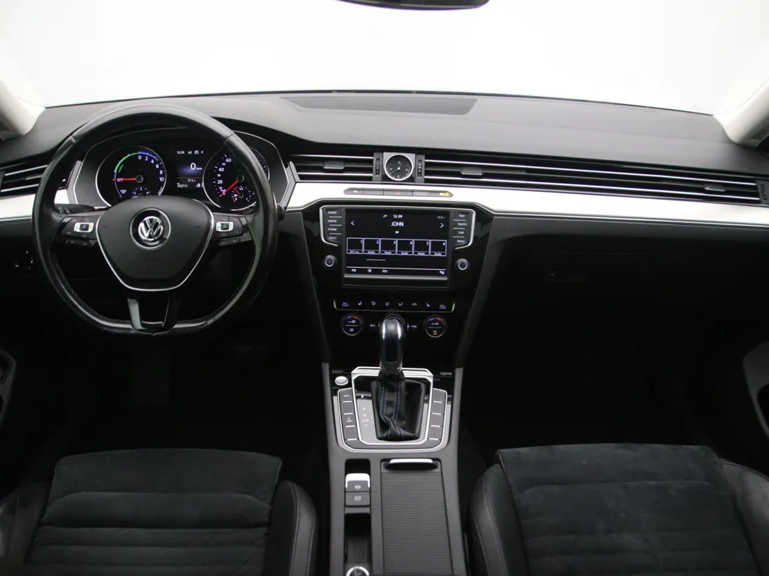 VOLKSWAGEN PASSAT B8 GTE Highline