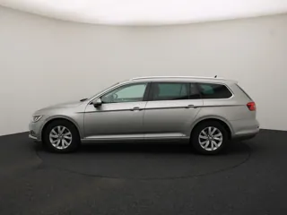 VOLKSWAGEN PASSAT B8 Connected Series