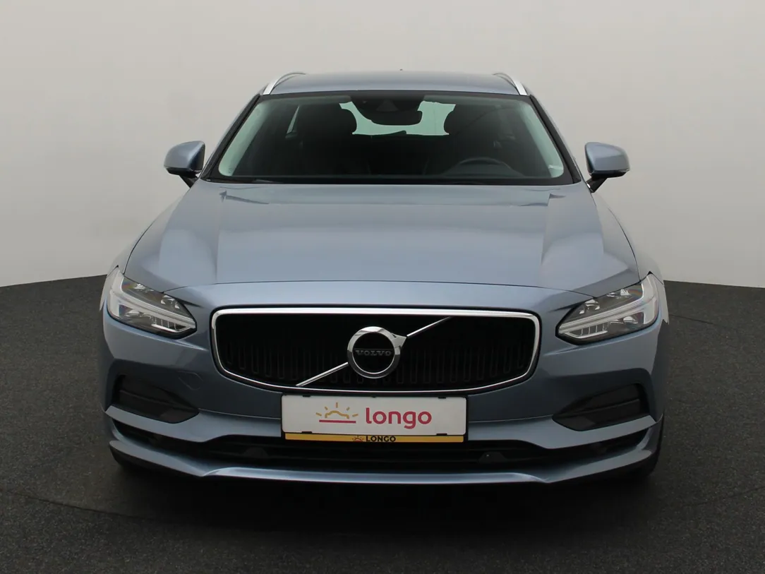 VOLVO V90 Momentum