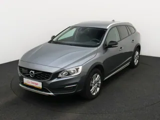 VOLVO V60 Cross Country Momentum