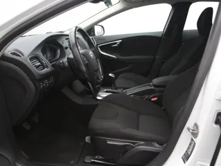 VOLVO V40 Base Business