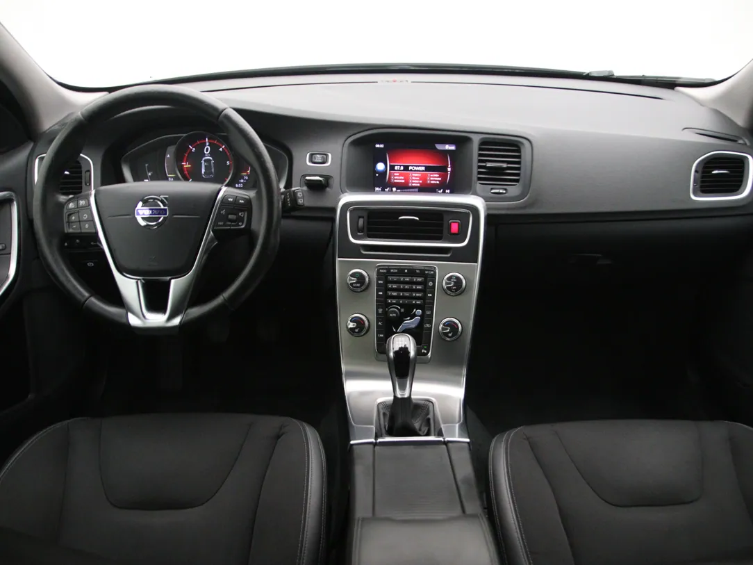 VOLVO V60 Polar+