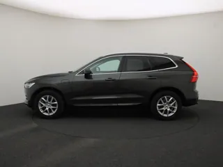 VOLVO XC60 Momentum