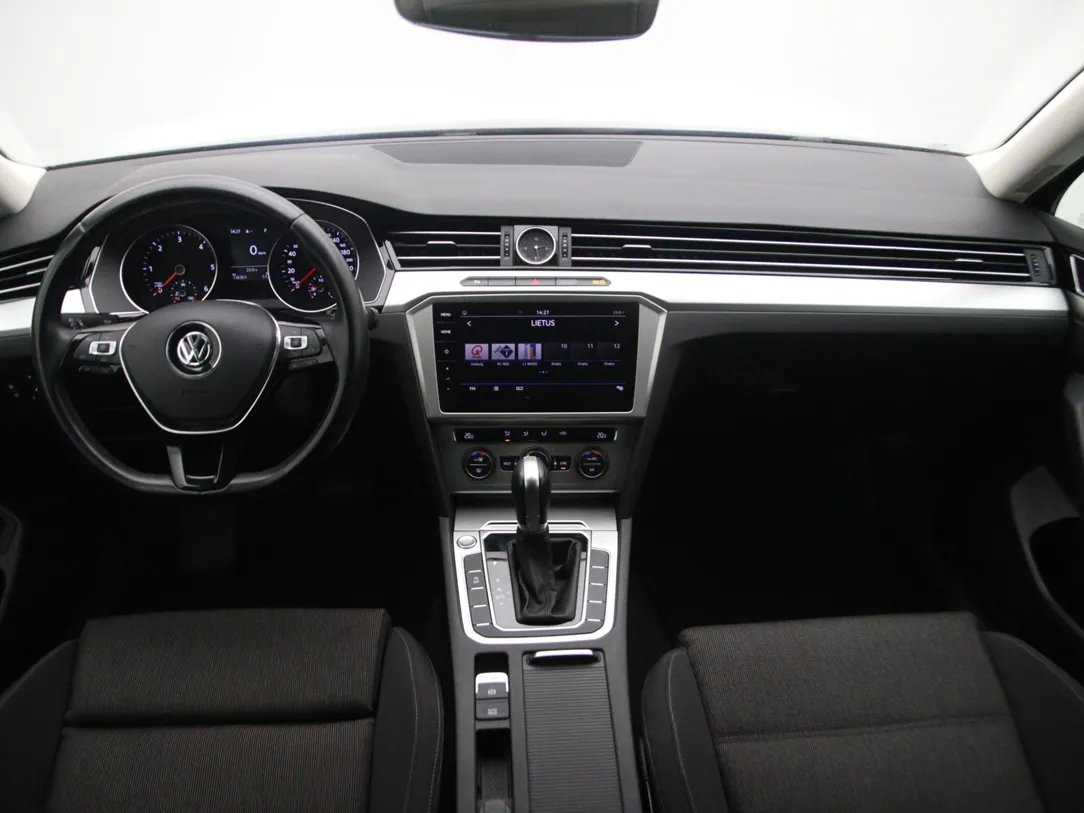 VOLKSWAGEN PASSAT B8 Comfortline Business