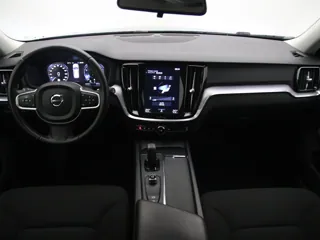 VOLVO V60 MHEV Momentum Advantage