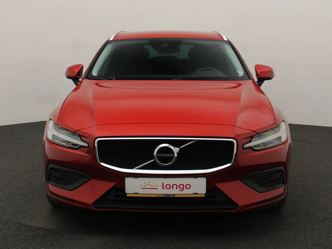 VOLVO V60 Momentum