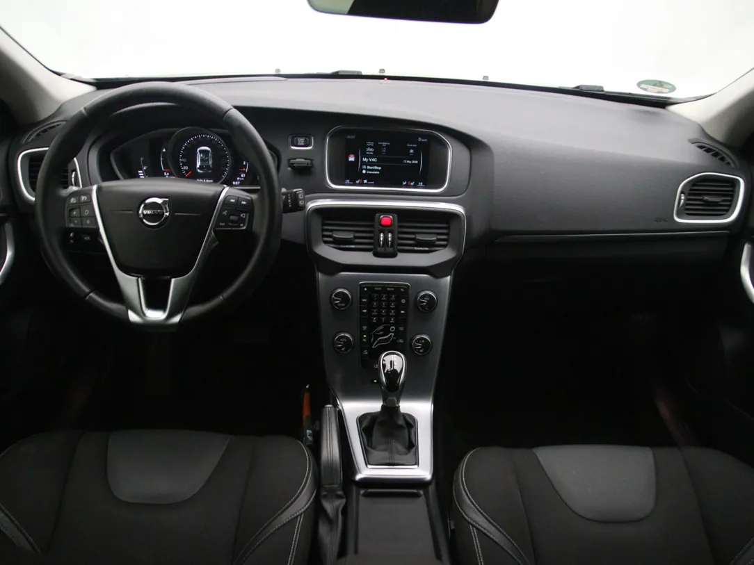 VOLVO V40 Momentum