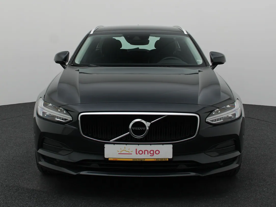 VOLVO V90 Momentum
