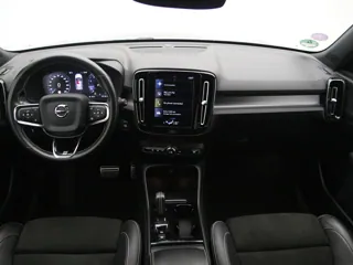 VOLVO XC40 R-Design