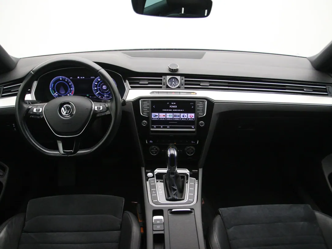 VOLKSWAGEN PASSAT B8 GTE Highline