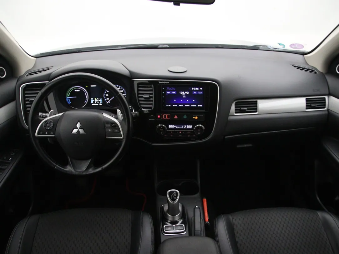 MITSUBISHI OUTLANDER Executive Edition
