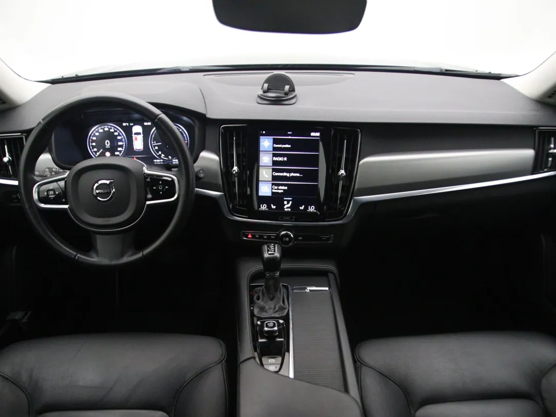 VOLVO V90 Momentum