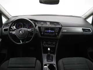 VOLKSWAGEN TOURAN CONNECTED