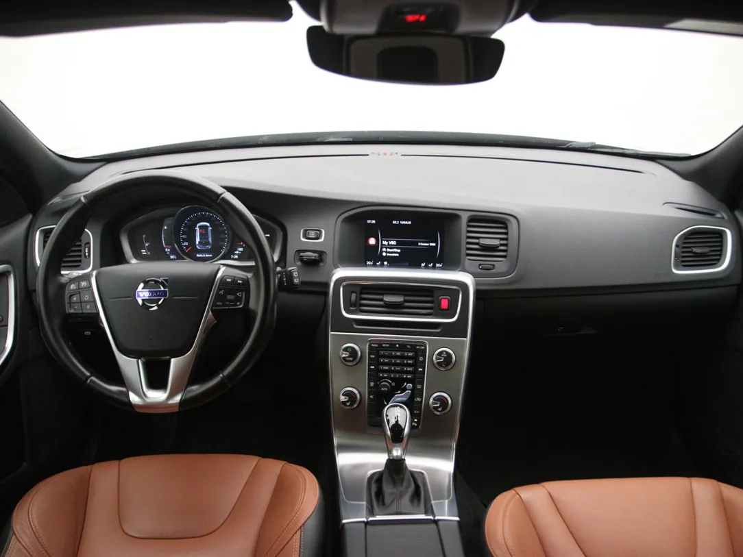 VOLVO V60 Summum Business