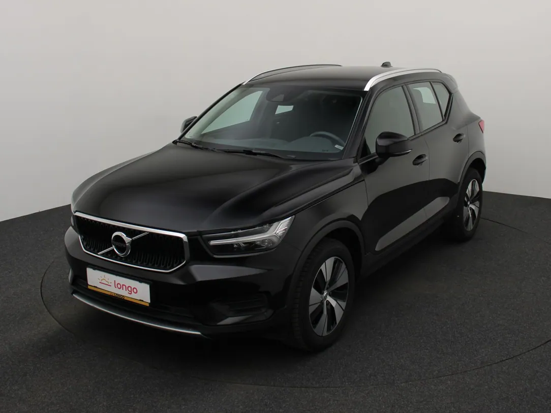 VOLVO XC40 Momentum Pro