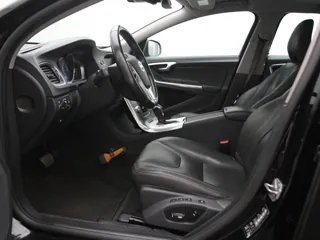 VOLVO V60 R-Design