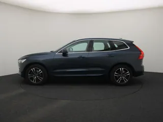 VOLVO XC60 Momentum