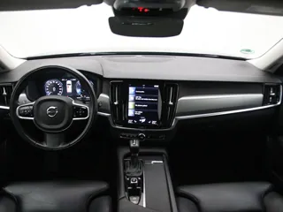 VOLVO V90 Momentum