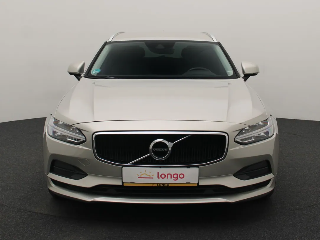 VOLVO V90 Momentum