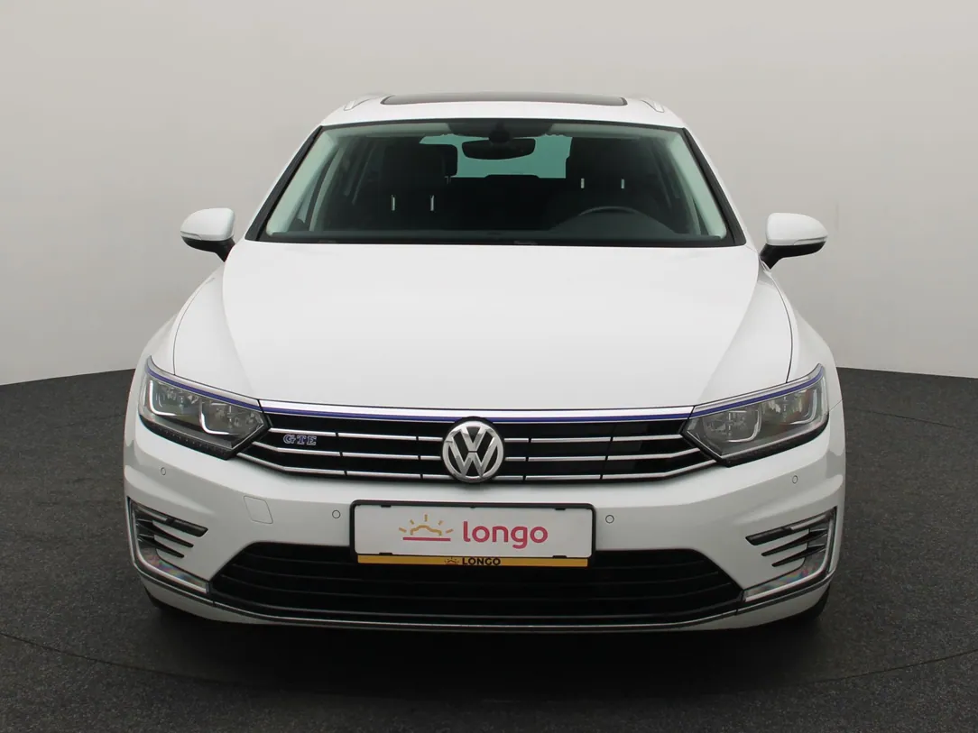 VOLKSWAGEN PASSAT B8 Connected Series Plus