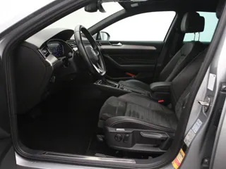 VOLKSWAGEN PASSAT B8 R-Line Business +