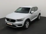 VOLVO XC40 Momentum Pro