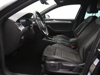 VOLKSWAGEN PASSAT B8 R-Line Business +