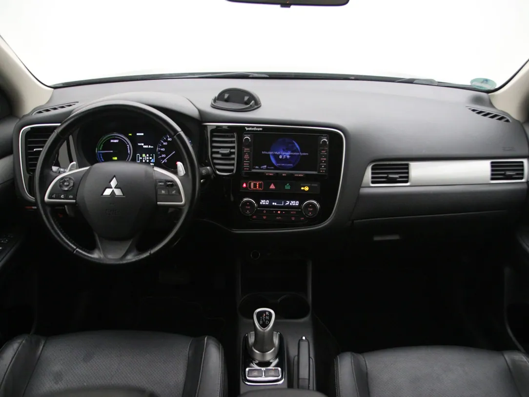 MITSUBISHI OUTLANDER Instyle