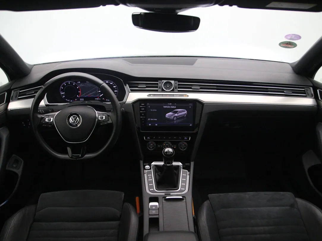 VOLKSWAGEN PASSAT B8 Highline Business R