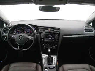 VOLKSWAGEN GOLF 7 Connected Series