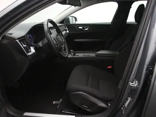 VOLVO V60 MHEV Momentum Advantage