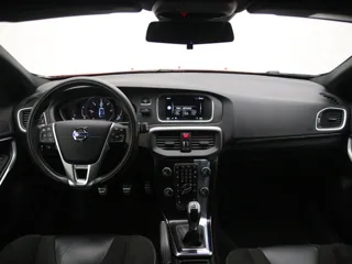 VOLVO V40 R-Design