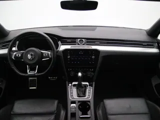 VOLKSWAGEN PASSAT B8 Business Edition R