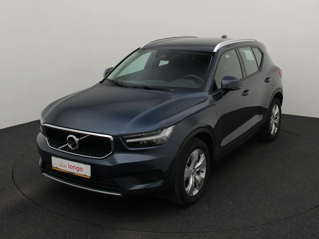 VOLVO XC40 Momentum