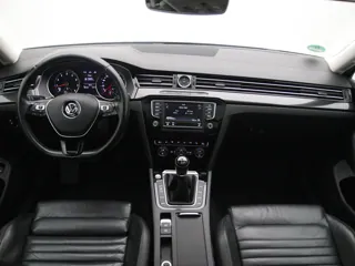 VOLKSWAGEN PASSAT B8 Highline