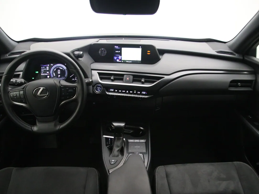 LEXUS UX250h Business Line