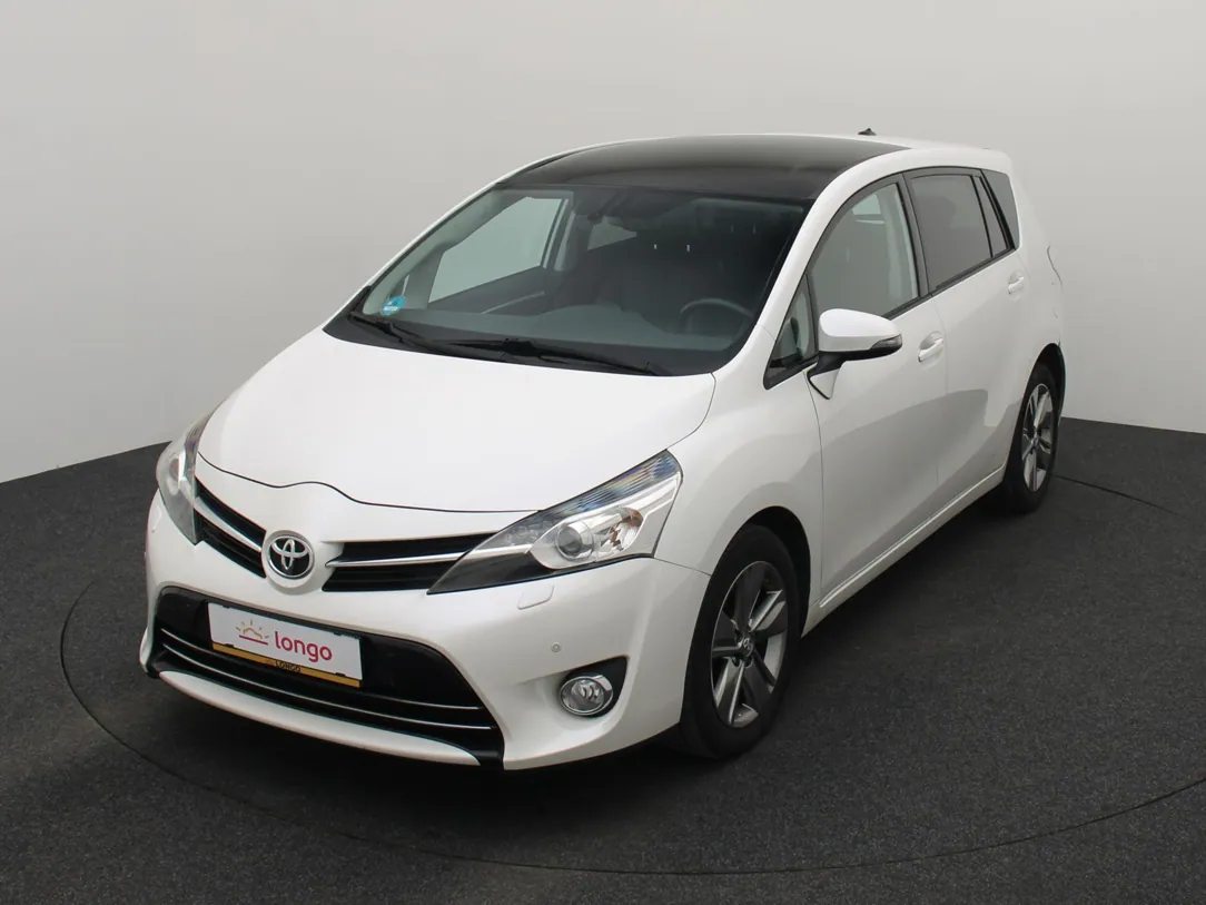 TOYOTA VERSO Dynamic Business