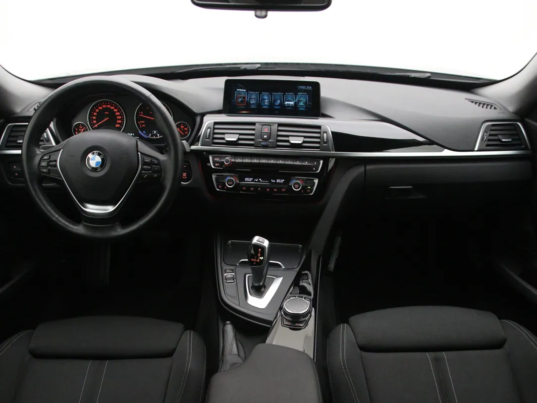 BMW 318 Gran Turismo Executive