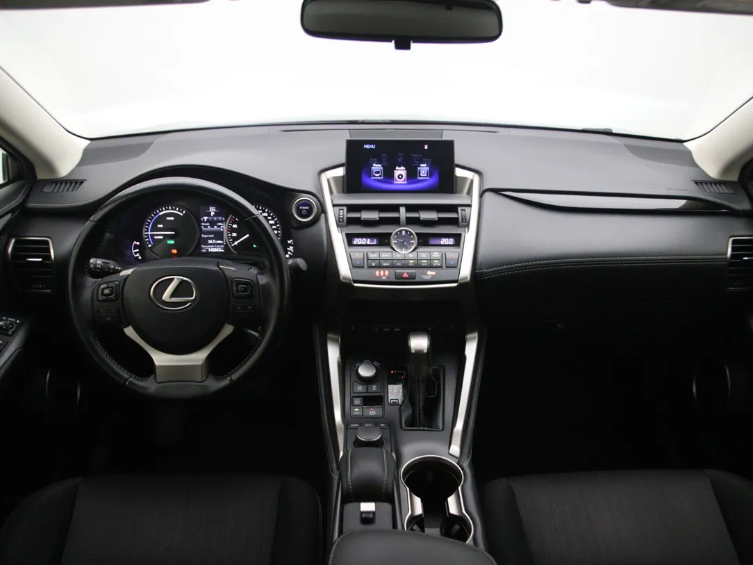 LEXUS NX300H Business Line