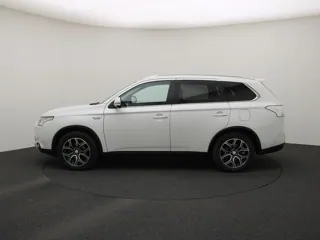MITSUBISHI OUTLANDER Limited Edition X-Line